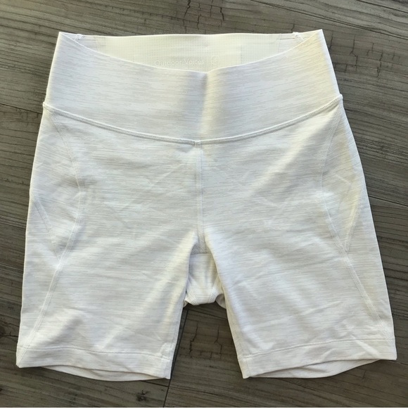 NWT Outdoor Voices TechSweat Shorts 7" (White Sand, S) - Picture 5 of 7
